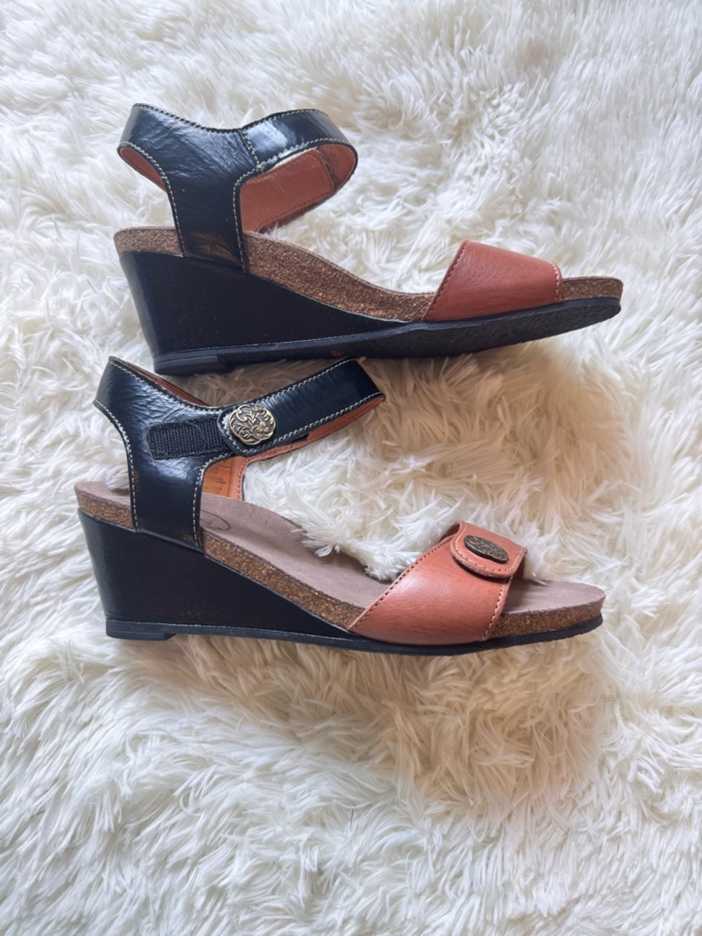 Taos Women’s Two-Tone Black and Brown Wedge Sandals
